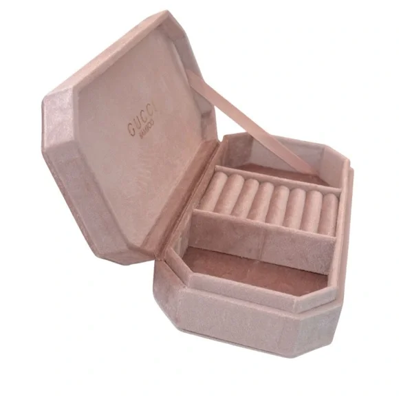 NEW Gucci Beauty VIP Pink Velvet Beauty Hatd Sided Jewelry Case - Picture 3 of 7